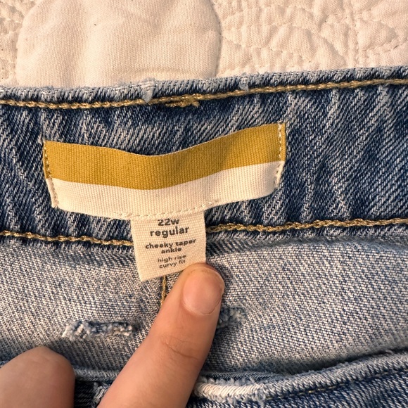 NWT MAURICES - PLUS SIZE GOLDIE BLUE LIGHT CHEEKY TAPER ANKLE JEAN - Picture 9 of 10